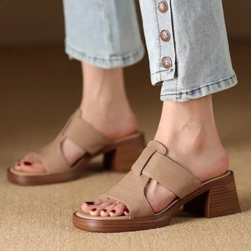 Clarisse™| Tuckle Strap Shoes